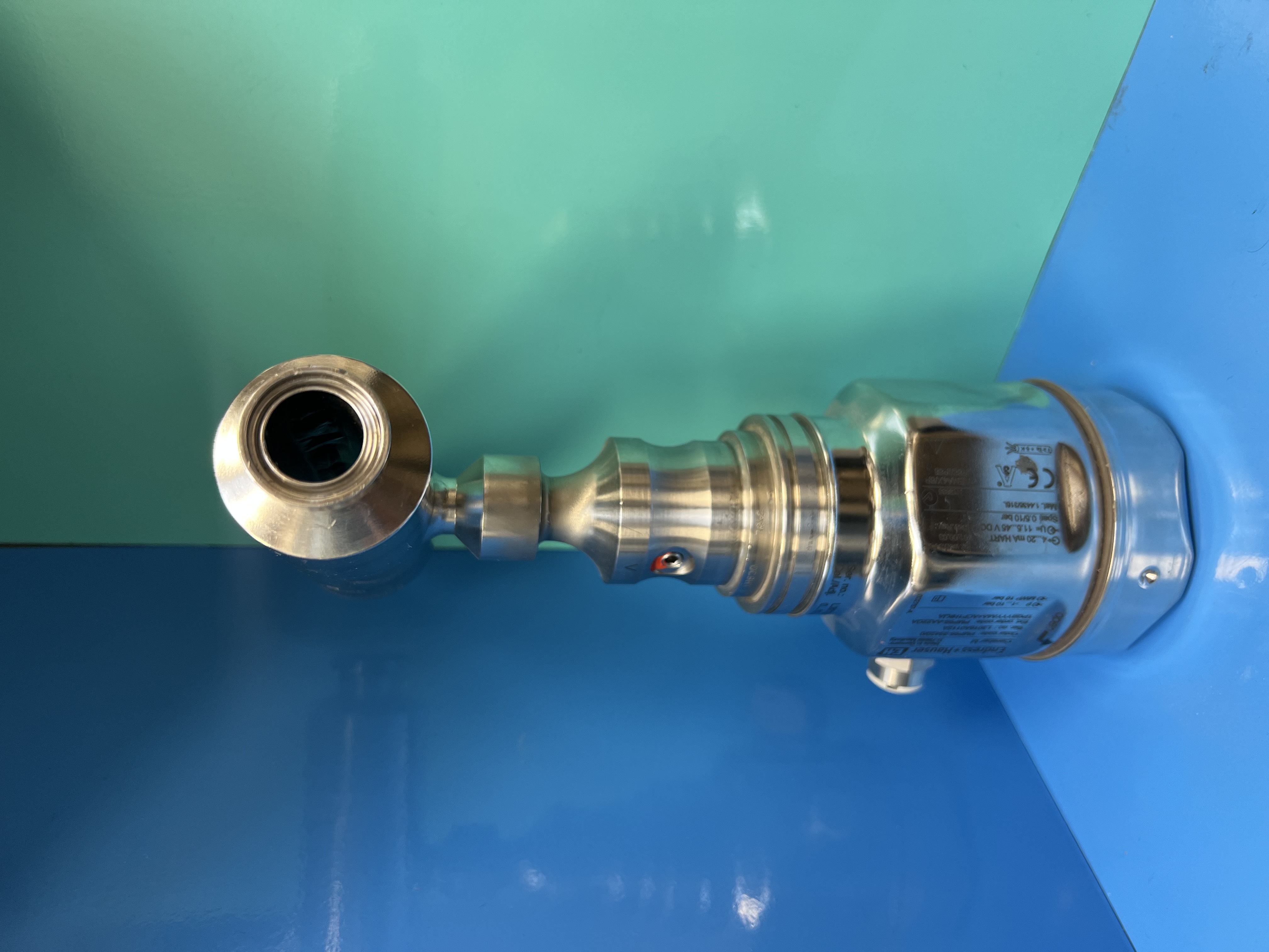  Smart and reliable pressure transmitter, with piezoresistive measuring cell
